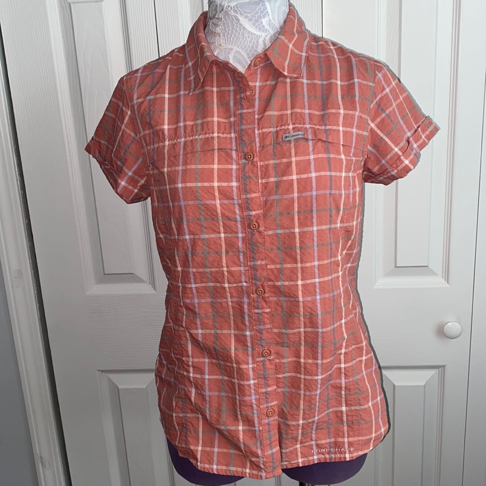 COLUMBIA. WOMENS BUTTON UP. SIZE S/P